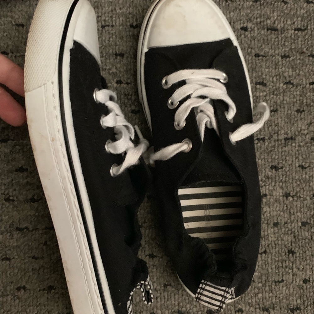 Maurice’s Slip-on Canvas shoes